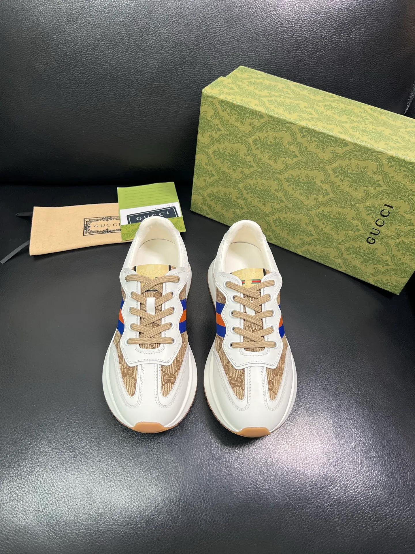 Men's shoes 💰800 Gucci top purchasing Gucci counter new model, original factory configuration of imported cowhide from Italy with printed cloth fabric, imported cowhide lining, breathable and comfortable, sole: original factory special sole is super comfortable, original factory and single goods are high quality, welcome to compare, code number 38-44 (customized 45 46) 85865